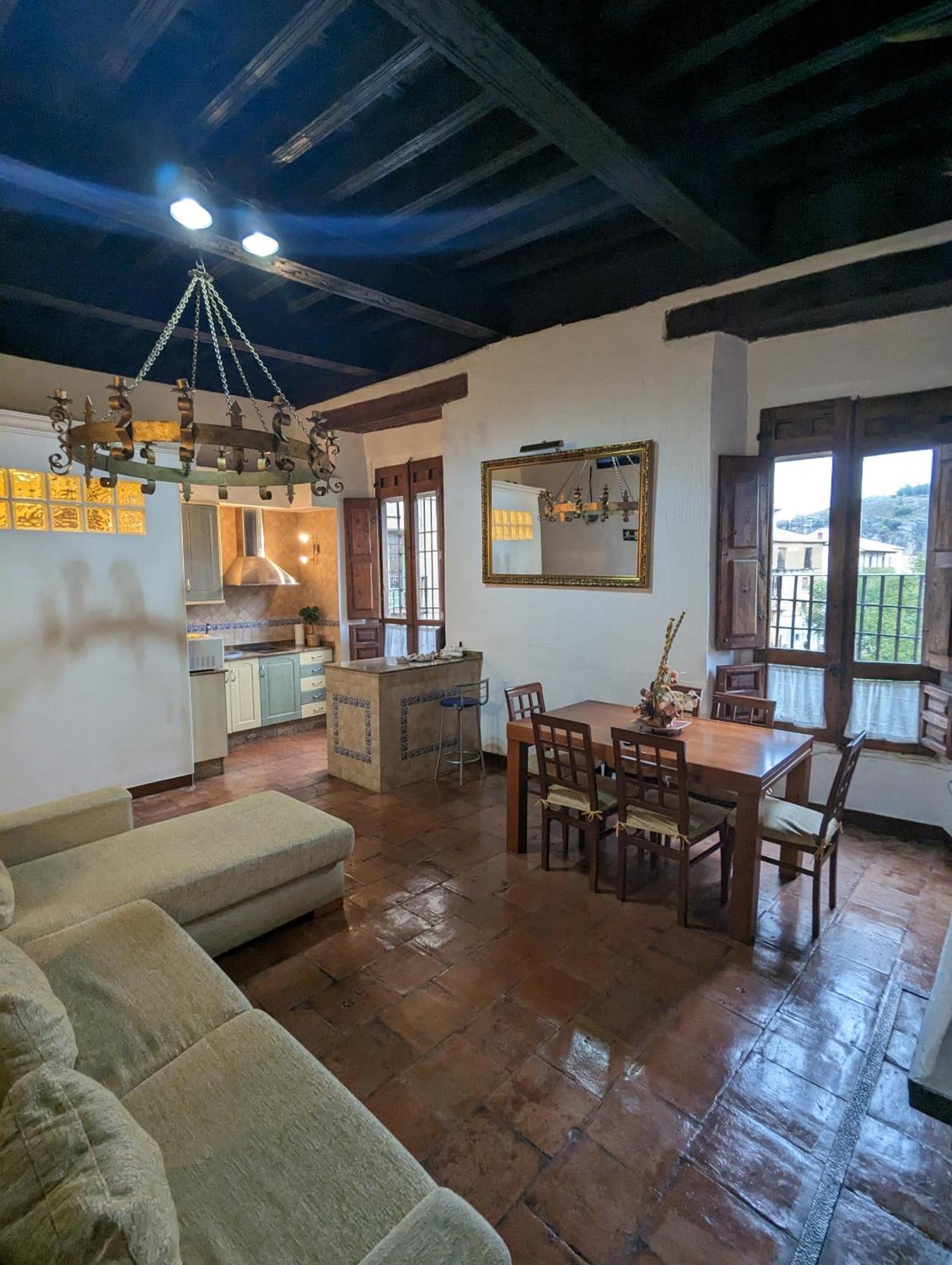 At Casa De Alfonso Viii Apartment